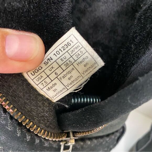 UGG Braiden Boot Black UGG Women's Cuff Boot Size 7.5 - Picture 9 of 10